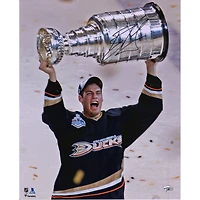 Photo autographiée de Ryan Getzlaf (Anaheim Ducks) - 40,6 x 50,8 cm (16 x 20 pouces) - Levée de la Coupe
