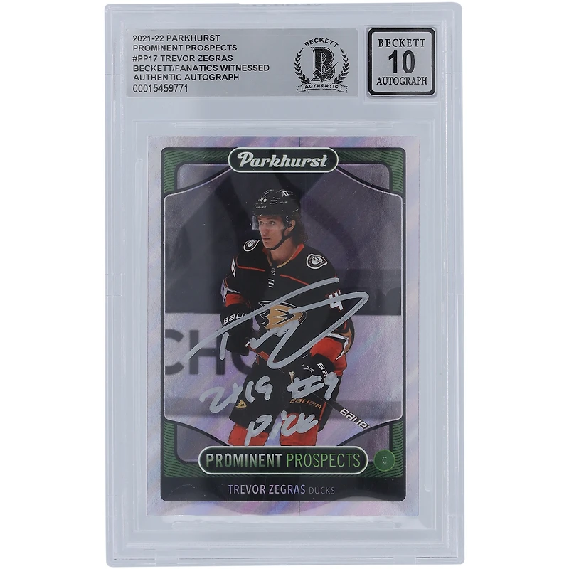 Trevor Zegras Anaheim Ducks a autographié la carte de recrue numéro 10 de Beckett #PP17 2021-22 Upper Deck Parkhurst Prominent Prospects autographiée par les fanatiques d'Upper Deck Parkhurst avec l'inscription "2019 #9 Pick"