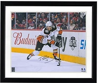 Photo autographiée du maillot blanc de Troy Terry (Anaheim Ducks) avec rondelle (16 po x 20 po).