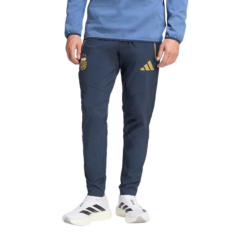 Pantalon de voyage adidas Tiro bleu marine pour homme, équipe nationale d'Argentine, FIFA x Coupe du Monde 2026