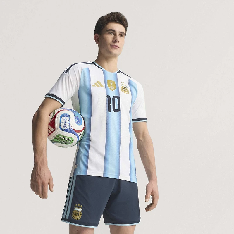 Maillot authentique domicile Lionel Messi blanc adidas FIFA x Coupe du Monde 2026 de l'équipe nationale masculine d'Argentine