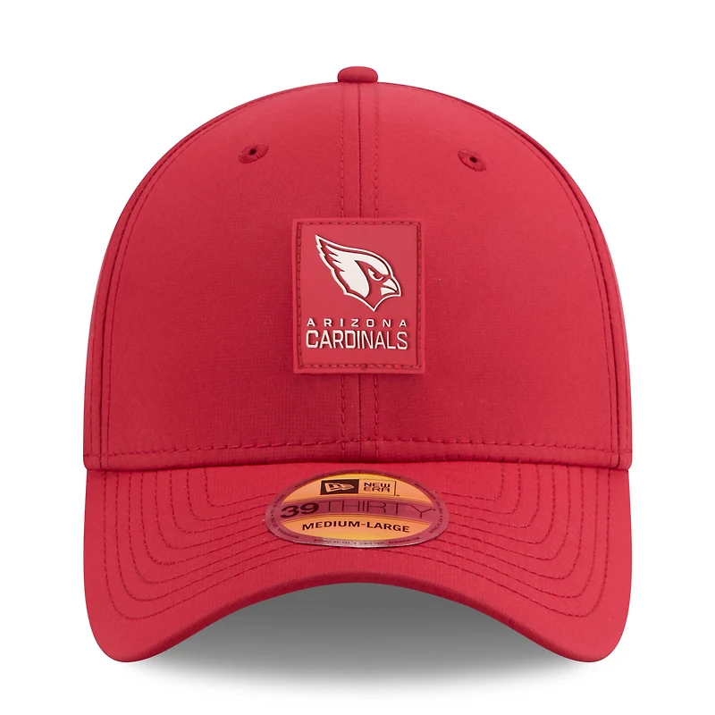Casquette 39THIRTY Flex Sideline 2025 des Cardinals de l'Arizona pour homme New Era