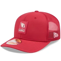 Casquette ajustable New Era Cardinal Arizona Cardinals 2025 Sideline 9SEVENTY Trucker pour homme