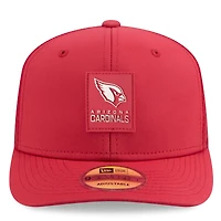 Casquette ajustable New Era Cardinal Arizona Cardinals 2025 Sideline 9SEVENTY Trucker pour homme