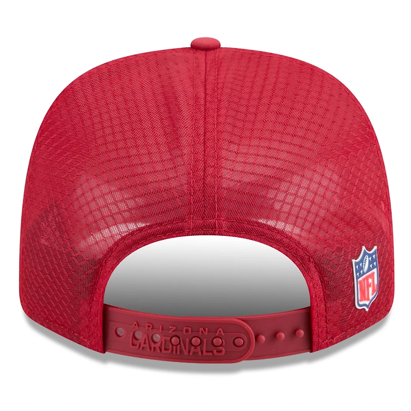 Casquette ajustable New Era Cardinal Arizona Cardinals 2025 Sideline 9SEVENTY Trucker pour homme
