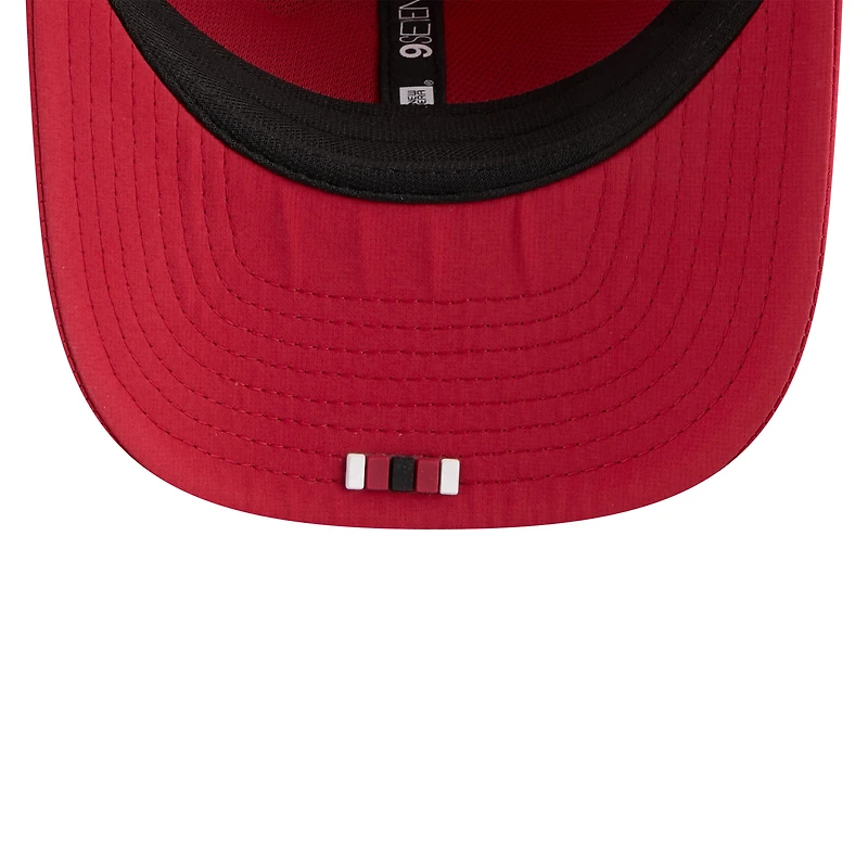 Casquette ajustable New Era Cardinal Arizona Cardinals 2025 Sideline 9SEVENTY Trucker pour homme