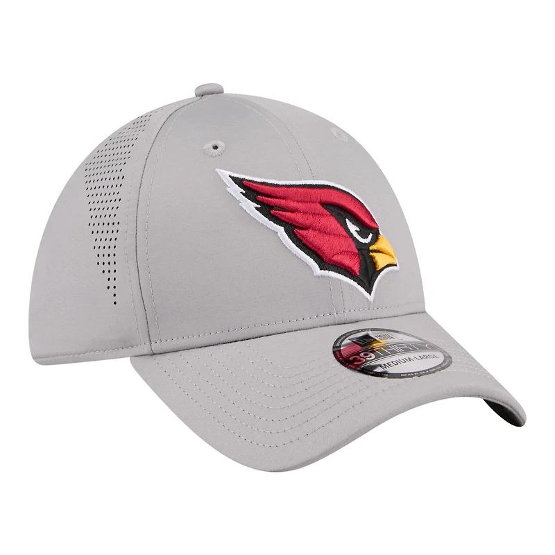 Casquette New Era Flex grise perforée Arizona Cardinals pour homme (modèle 39THIRTY).