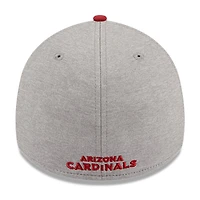 Casquette flexible 39THIRTY rayée gris chiné/Cardinal Arizona Cardinals New Era pour hommes