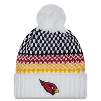 Bonnet en tricot à revers avec pompon des Arizona Cardinals 2023 Sideline New Era pour femme, blanc
