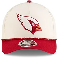 Casquette ajustable 9FORTY A-Frame New Era Natural Arizona Cardinals 2025 Rivalries Collection pour jeunes