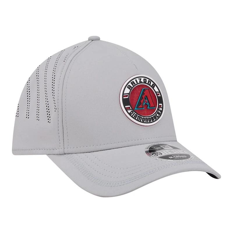 Casquette New Era grise pour homme, écusson Arizona Diamondbacks, modèle 39THIRTY, monture A, couronne M, perforée et flexible