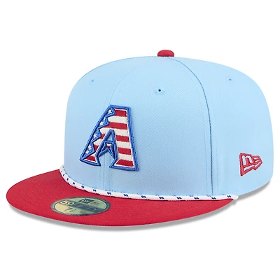 Casquette ajustée New Era 59FIFTY bleu clair/rouge pour homme, Arizona Diamondbacks, 4 juillet 2025