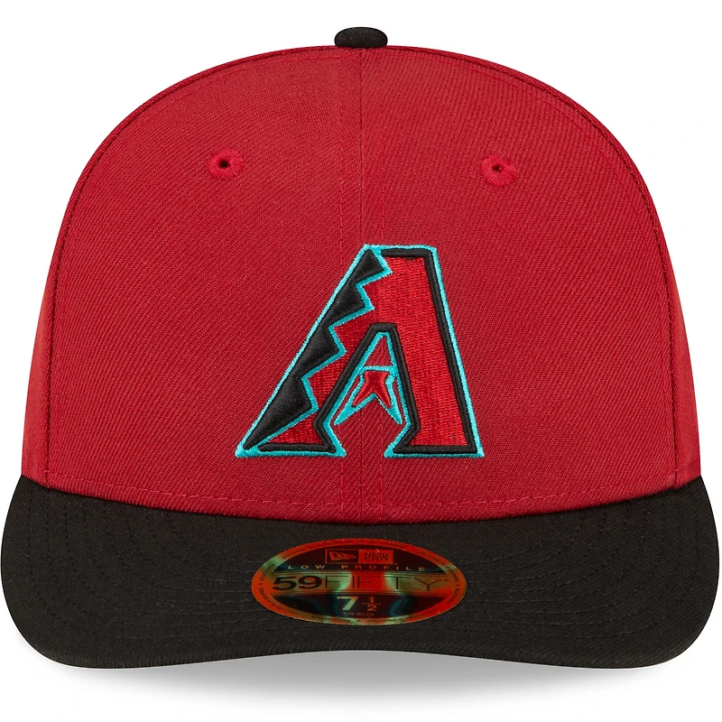Casquette ajustée 59FIFTY à profil bas sur le terrain de la collection authentique pour hommes des Diamondbacks l'Arizona rouge/noir New Era