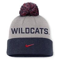 Bonnet à revers Nike Primetime Peak gris/bleu marine avec pompon pour homme des Wildcats de l'Arizona