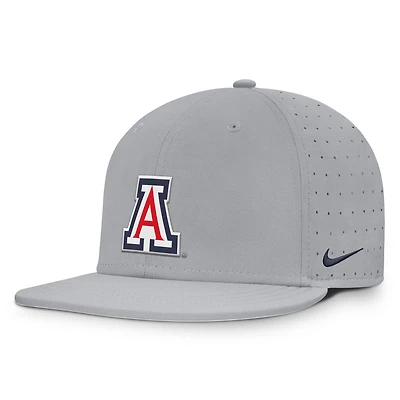 Casquette ajustée Nike Arizona Wildcats Dugout True Dri-FIT grise pour homme