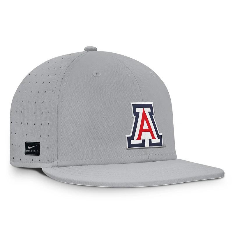Casquette ajustée True Performance On-Field Dugout des Arizona Wildcats pour homme Nike grise