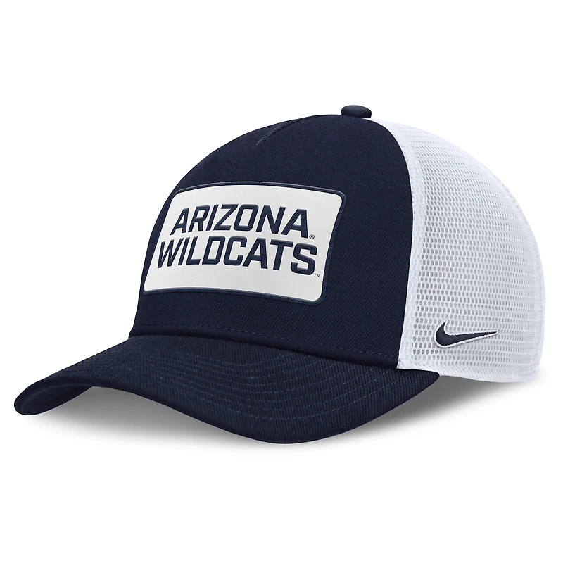 Casquette ajustable Nike bleu marine/blanc Arizona Wildcats 2025 On-Field Rise Patch Trucker pour homme