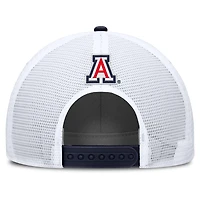 Casquette ajustable Nike bleu marine/blanc Arizona Wildcats 2025 On-Field Rise Patch Trucker pour homme