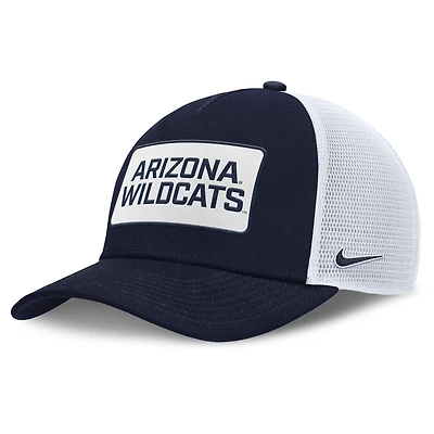 Casquette ajustable Nike bleu marine/blanc Arizona Wildcats 2025 On-Field Rise Patch Trucker pour homme