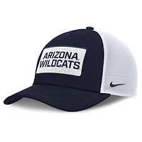 Casquette ajustable Nike bleu marine/blanc Arizona Wildcats 2025 On-Field Rise Patch Trucker pour homme
