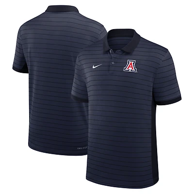 Polo Nike Dri-FIT bleu marine Arizona Wildcats 2026 pour homme, collection début de saison, entraîneurs et rayures victoire
