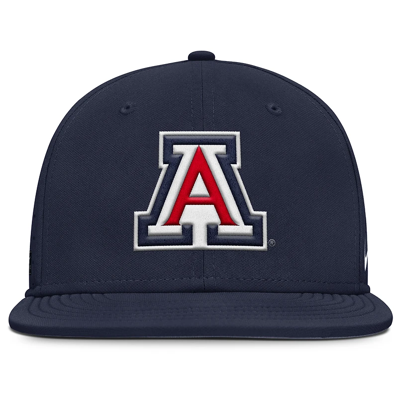Casquette ajustée True Performance On-Field Dugout Nike bleu marine pour homme des Arizona Wildcats