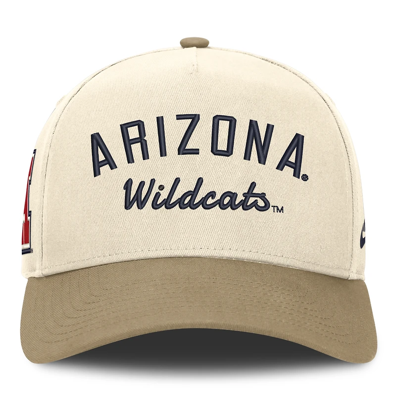 Casquette unisexe Nike Arizona Wildcats Legacy Rise, couleur naturel/beige, ajustable