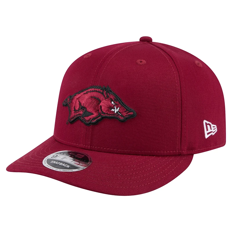 Casquette Snapback 9FIFTY Low Profile New Era Cardinal Arkansas Razorbacks pour homme