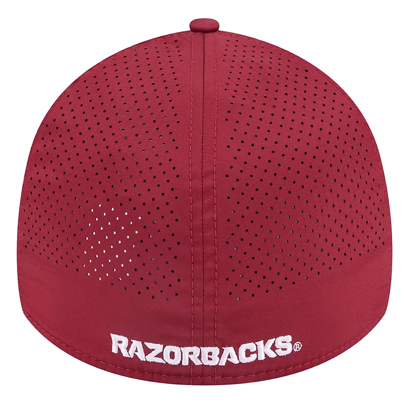 Men's New Era  Cardinal Arkansas Razorbacks Rope 39THIRTY Flex Hat
