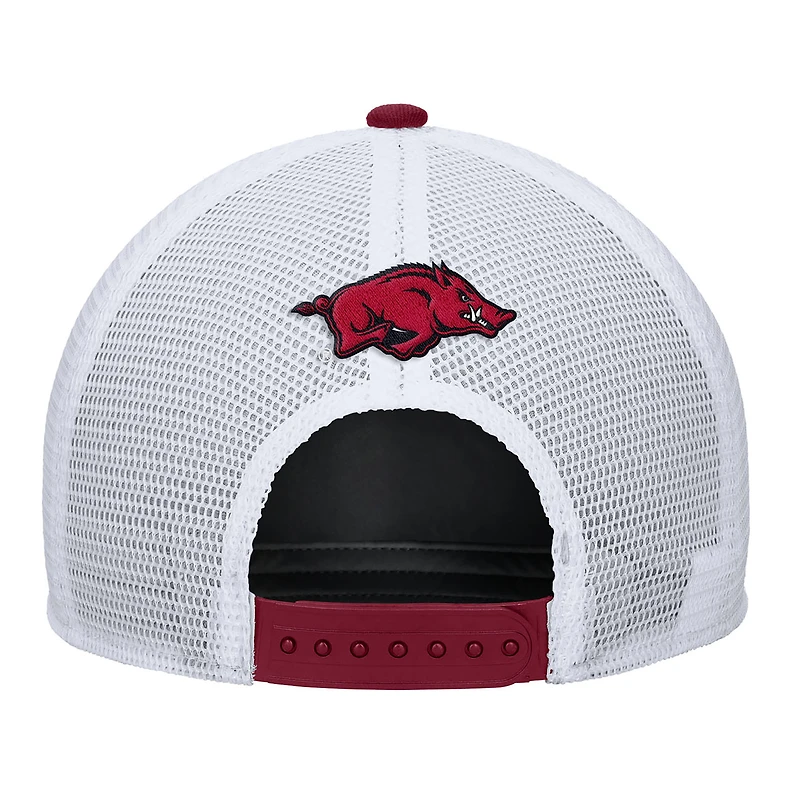 Casquette ajustable Nike Cardinal Arkansas Razorbacks 2025 On-Field Rise Trucker Performance pour homme