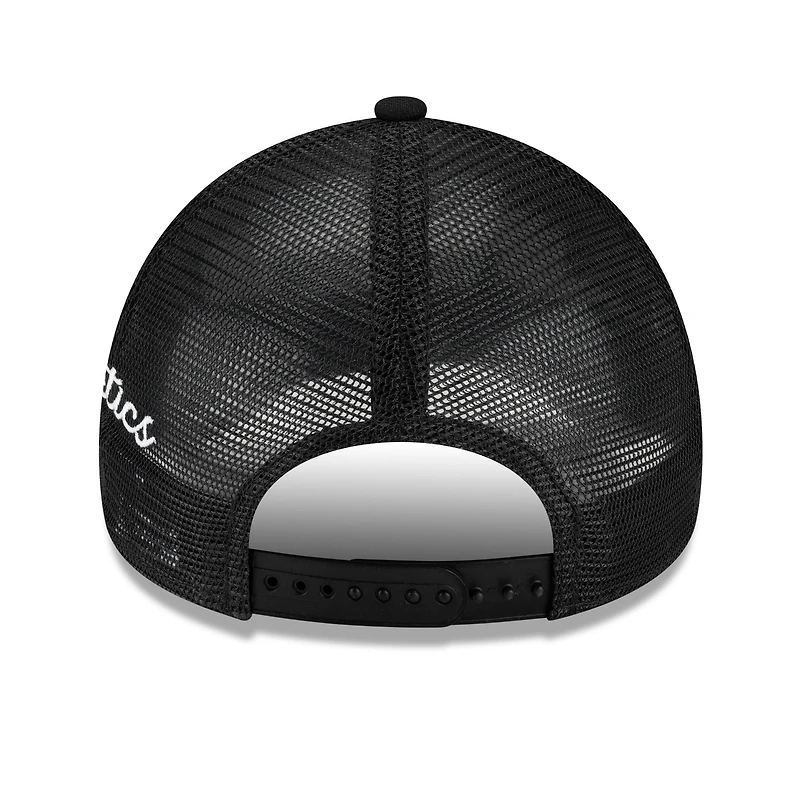 Casquette trucker ajustable New Era Athletics noire pour homme, modèle 9FORTY, logo latéral, style A-Frame.