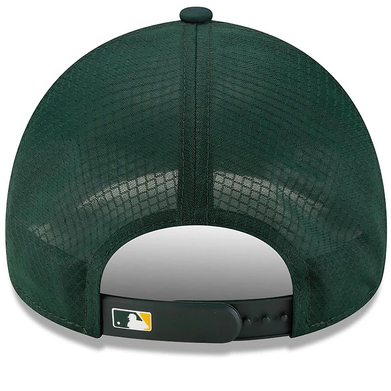 Men's New Era Athletics 2026 Batting Practice Apex 9FORTY Adjustable Trucker Hat