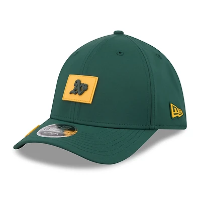 Men's New Era  Green Athletics 2026 Clubhouse M-Crown 39THIRTY Flex Hat