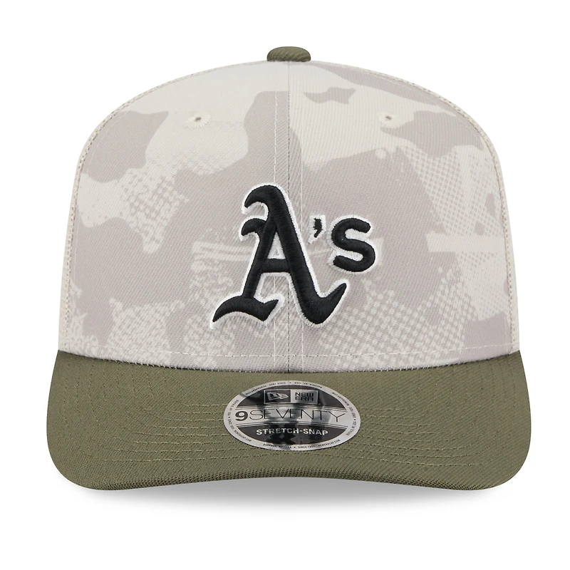Casquette extensible à boutons-pression New Era Athletics 2025 Armed Forces Day 9SEVENTY pour homme, beige clair/olive
