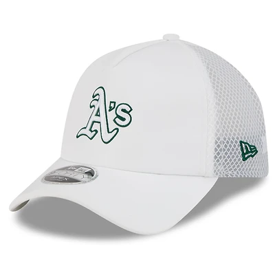 Men's New Era Athletics 2026 Batting Practice Apex 9FORTY Adjustable Trucker Hat