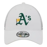 Casquette trucker ajustable New Era Athletics Flag 9FORTY blanche pour homme