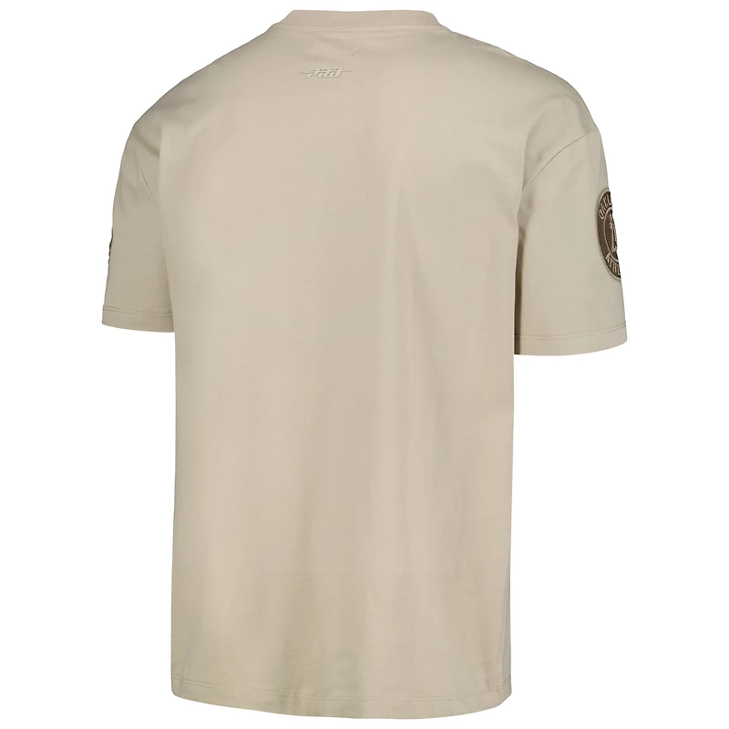 T-shirt d'athlétisme neutre à épaules tombantes Pro Standard Tan pour homme
