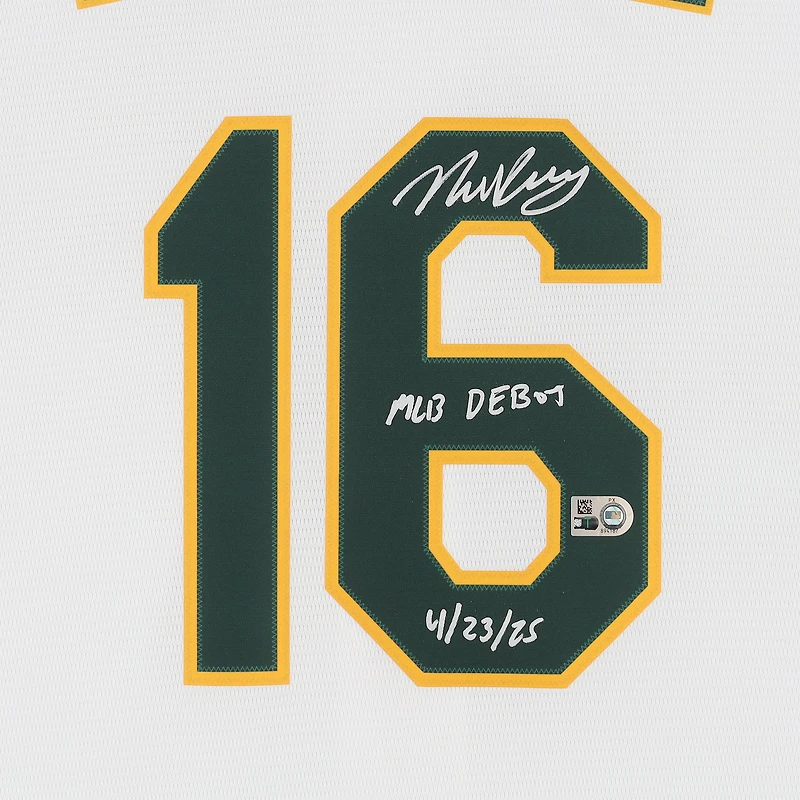 Maillot réplique blanc Nike autographié par Nick Kurtz (Athletics) avec inscription « Débuts en MLB le 23/04/25 ».