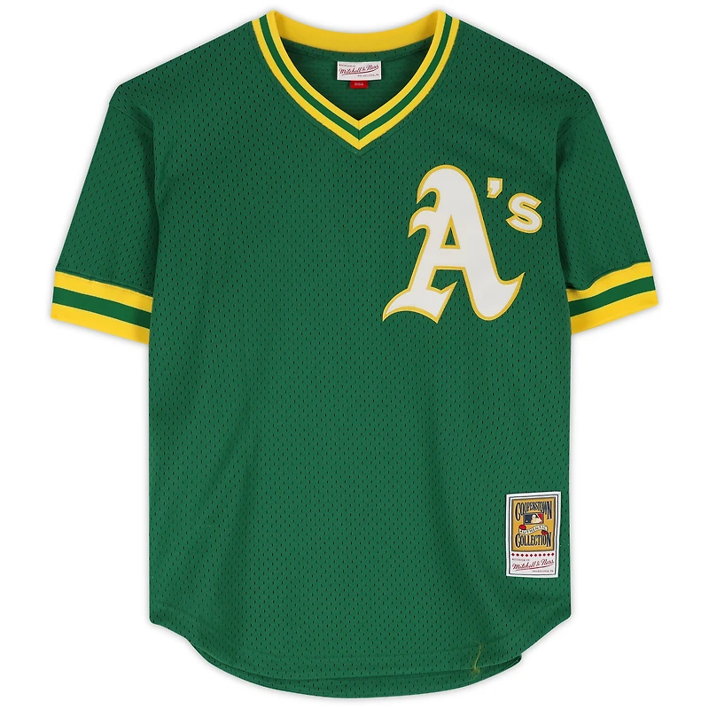 Maillot d'entraînement au bâton autographié par Reggie Jackson Kelly Green Athletics de la collection Cooperstown de Mitchell & Ness avec inscription « HOF 93 »