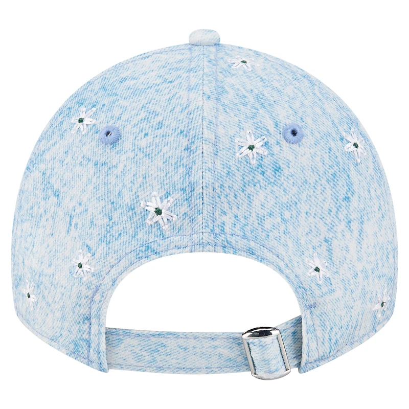 Casquette ajustable New Era Athletics Daisy All Over bleu clair pour femme 9TWENTY