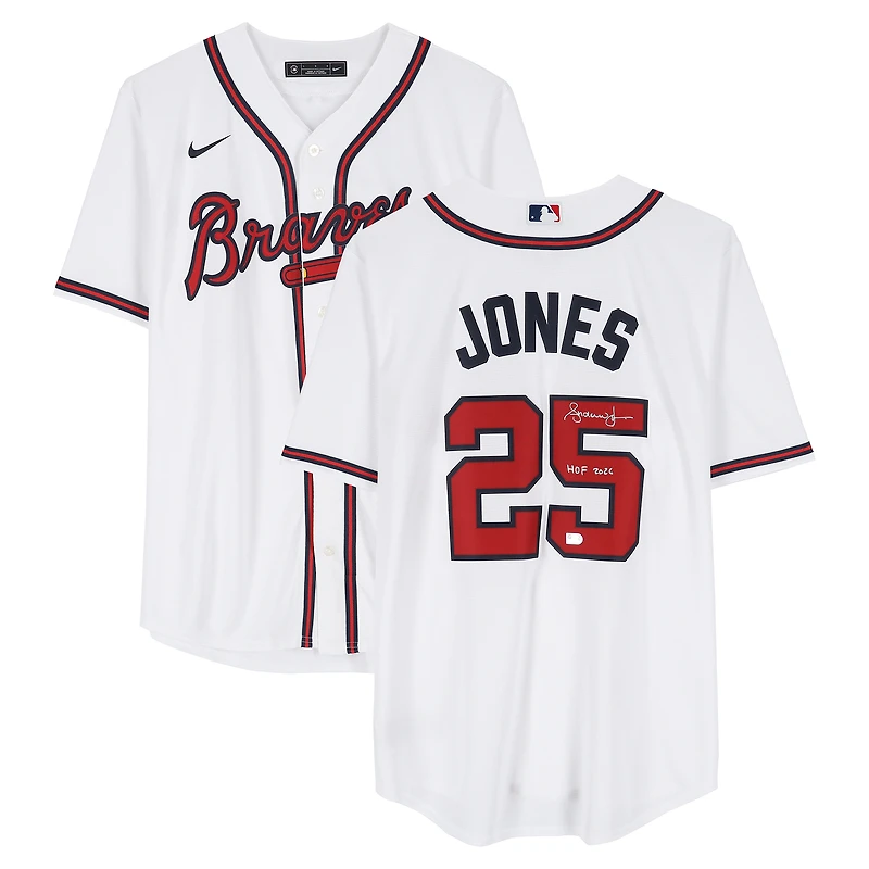 Maillot réplique blanc Nike autographié par Andruw Jones des Braves d'Atlanta avec inscription « HOF 2026 »