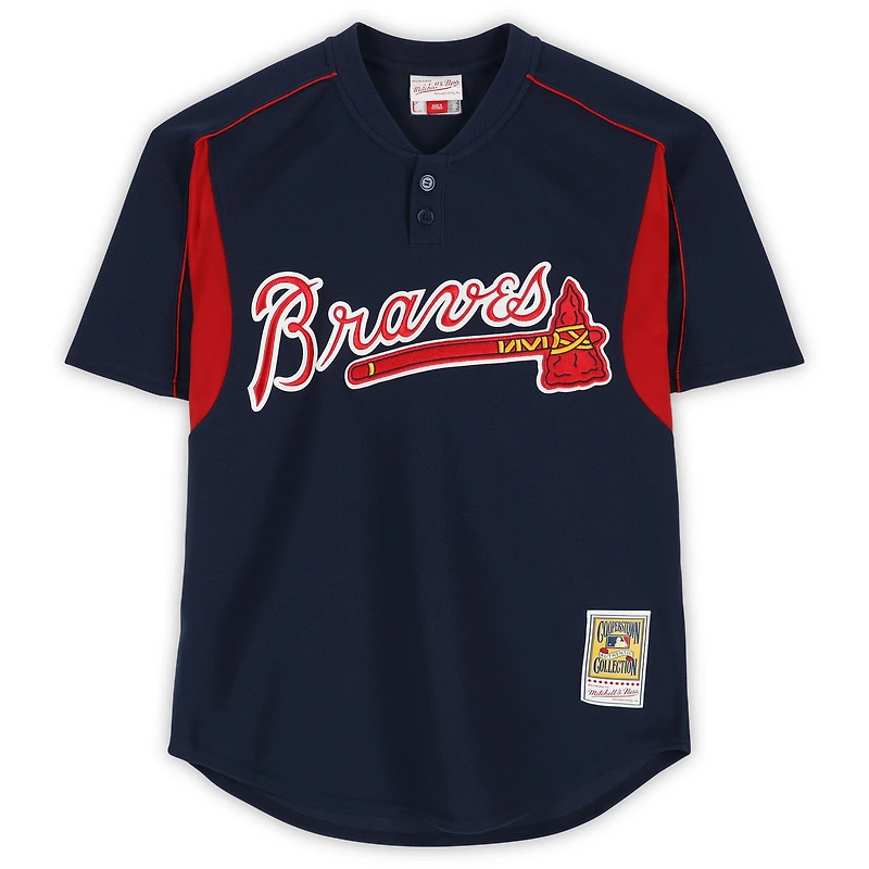 Maillot d'entraînement authentique Mitchell & Ness bleu marine autographié par Chipper Jones des Braves d'Atlanta