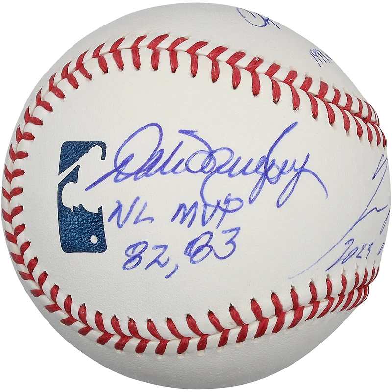 Balle de baseball des Braves d'Atlanta autographiée par Chipper Jones, Freddie Freeman, Ronald Acuña Jr. et Dale Murphy, avec plusieurs inscriptions « MVP de la Ligue nationale