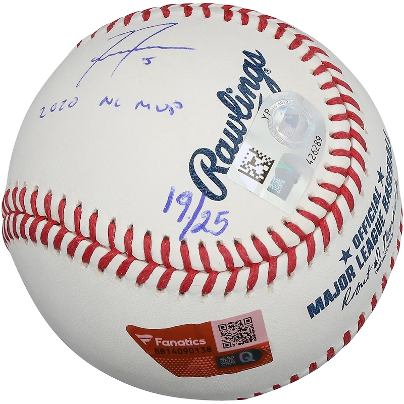 Balle de baseball des Braves d'Atlanta autographiée par Chipper Jones, Freddie Freeman, Ronald Acuña Jr. et Dale Murphy, avec plusieurs inscriptions « MVP de la Ligue nationale