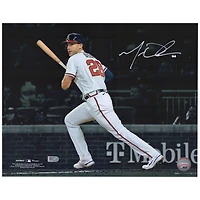 Photographie autographiée de Matt Olson des Braves d'Atlanta, 11'' x 14'', en vedette de la frappe