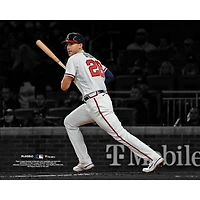 Matt Olson, joueur non signé des Braves d'Atlanta, fait une double photo