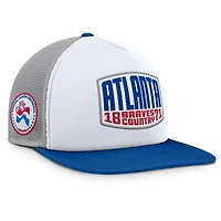 Casquette ajustable en mousse à écusson avant pour homme Fanatics des Braves d'Atlanta, gris/blanc