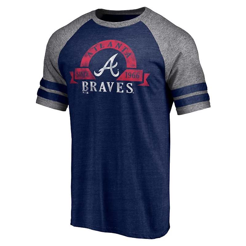 T-shirt utilitaire tri-mélange raglan à deux bandes Fanatics Heather Navy Atlanta Braves pour hommes