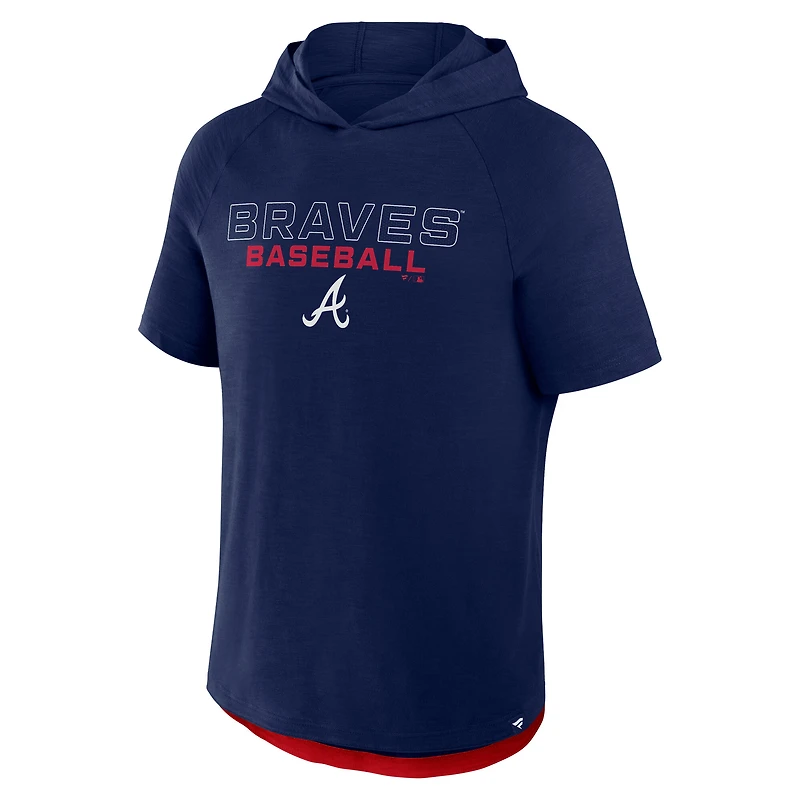 T-shirt à capuche raglan Fanatics bleu marine pour homme, Atlanta Braves Clubhouse Optimal Play