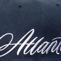 Casquette snapback Just Don x MLB Lux Script bleu marine pour homme de Mitchell & Ness Atlanta Braves